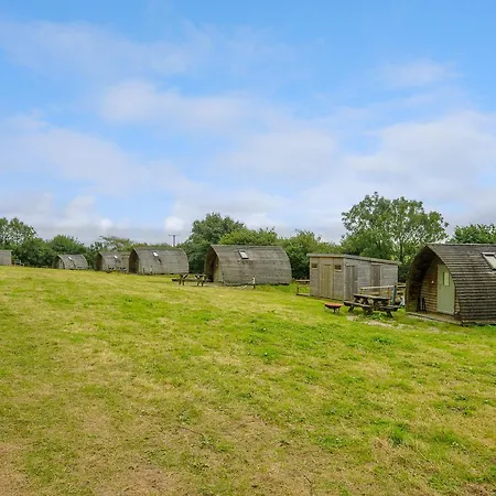 Fox Den Penbugle Organic Farm Holiday home *