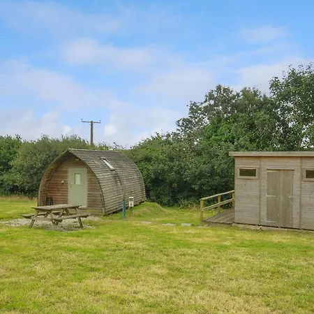 Fox Den Penbugle Organic Farm * Liskeard